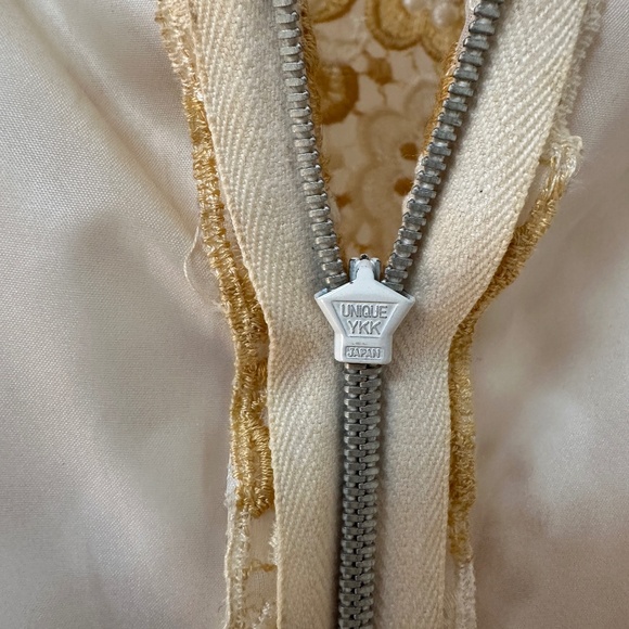 Vintage 1960s Fit & Flare Sleeveless Lace Dress Gold White Fully Lined - Picture 8 of 16